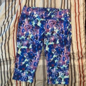 Danskin Floral Athletic Capri Leggings